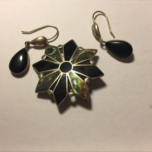 earring and pendant/necklace set